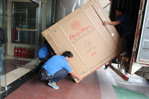 东宝钢琴贵重工艺品无忧运